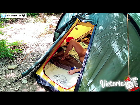 ❤️ ថតដោយកាមេរ៉ា Passionate jerk off Stranger in a tent ❌ វីដេអូសិច នៅពួកយើង  ❌